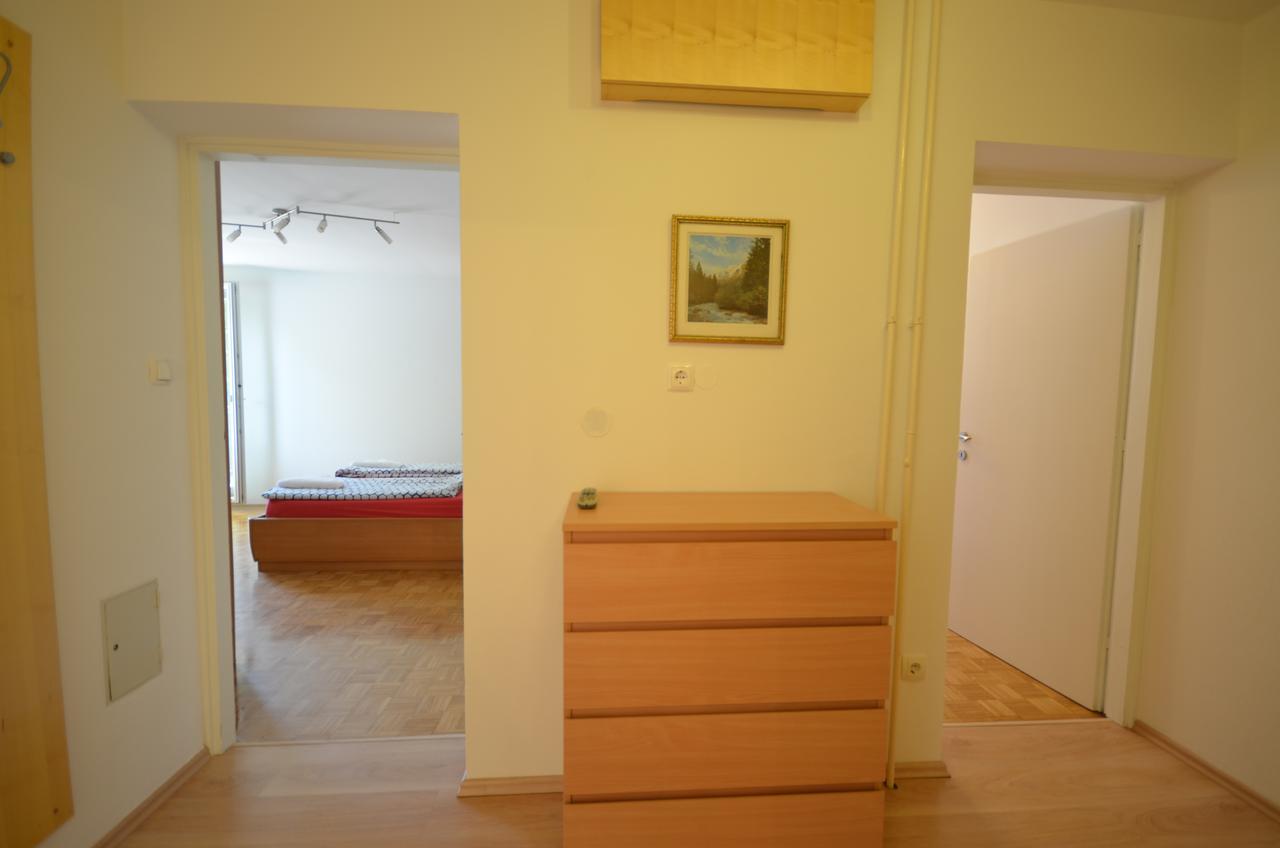 Apartment Near The Train Station Liubliana Exterior foto