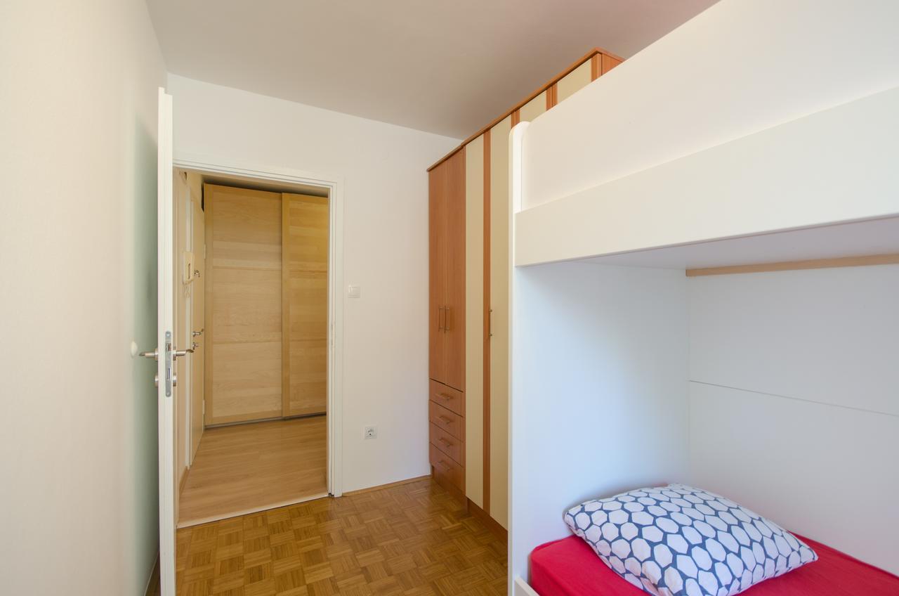 Apartment Near The Train Station Liubliana Exterior foto
