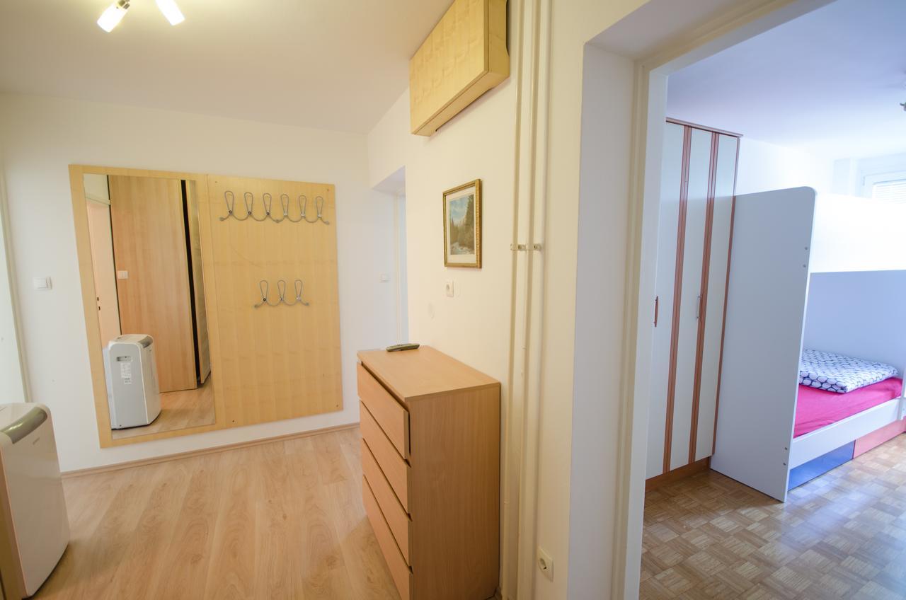 Apartment Near The Train Station Liubliana Exterior foto