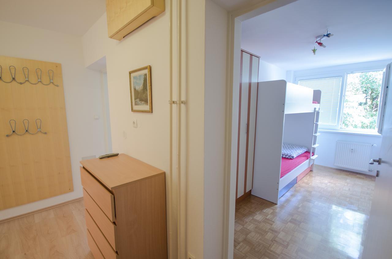 Apartment Near The Train Station Liubliana Exterior foto